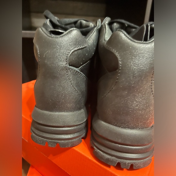 Nike Black Tactical Boots with Rugged Sole - Picture 5 of 6